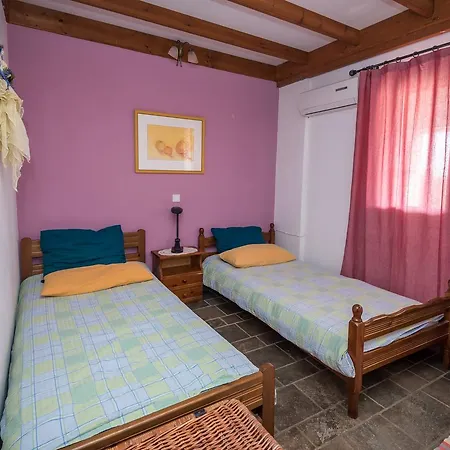 Holiday home Lisl's Garden Antimachia